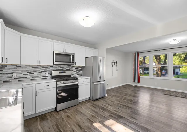 Photo 3 of Manufactured home for sale at 212 Wedrick Dr, Warsaw, IN 46580 | MLS# 202634797 | Listing updated on 2026-09-15