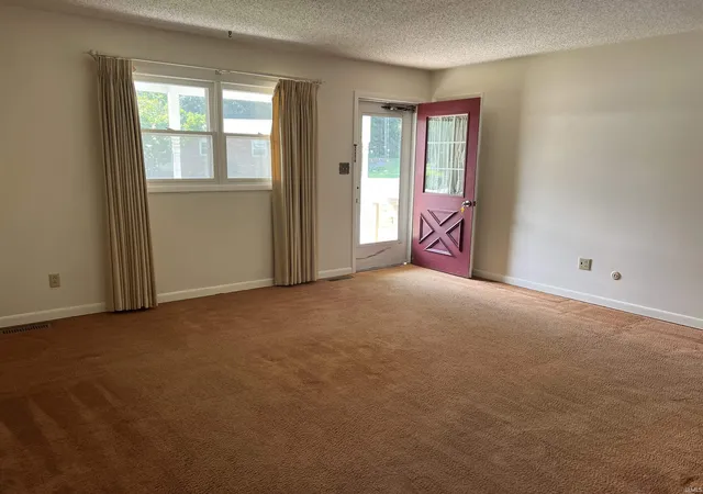 Photo 2 of Sale Pending at 3035 E Lotus Ln, Vincennes, IN 47591 | MLS# 202634799 | Listing updated on 2026-09-22