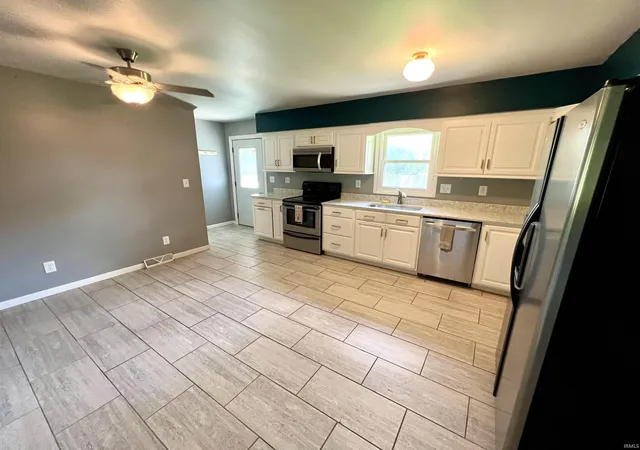Photo 3 of Manufactured home for sale at 5254 S Washington St, Oakland City, IN 47660 | MLS# 202634800 | Listing updated on 2026-09-01