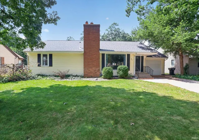 Manufactured home for sale at 227 Devonshire Dr, South Bend, IN 46615-3105 | MLS# 202634802