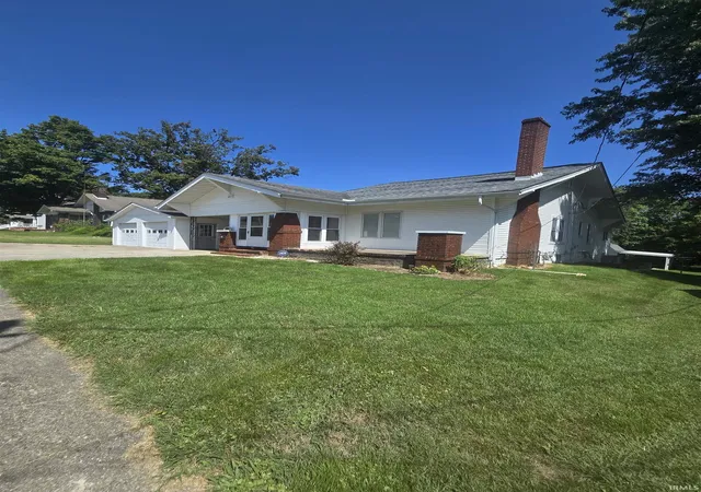Photo 2 of Manufactured home for sale at 526 E Washington St, Oakland City, IN 47660 | MLS# 202634807 | Listing updated on 2026-09-20