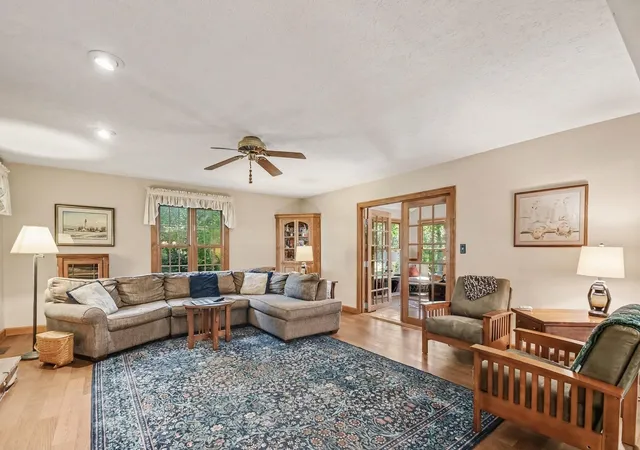 Photo 3 of Manufactured home for sale at 51951 Carriage Hills Dr, South Bend, IN 46635 | MLS# 202634809 | Listing updated on 2026-09-15