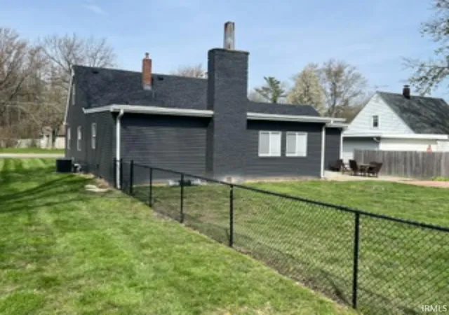 Photo 2 of Sale Pending at 900 N Clarkdale Dr, Muncie, IN 47304 | MLS# 202634822 | Listing updated on 2026-09-10