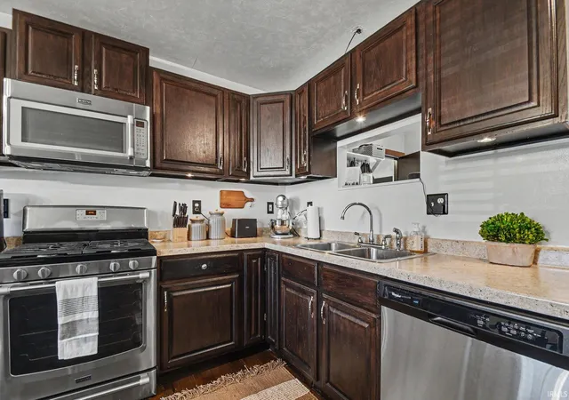 Photo 4 of Sale Pending at 9285 E Sleepy Hollow Pkwy, Cromwell, IN 46732 | MLS# 202634831 | Listing updated on 2026-10-09