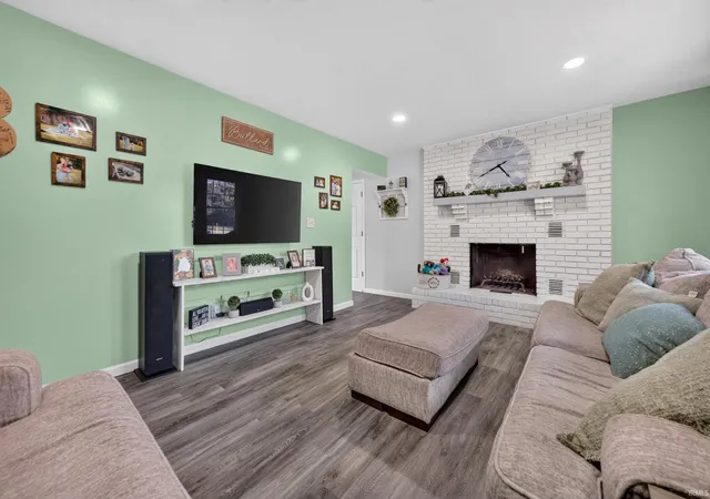 Photo 3 of Sale Pending at 313 W Northern Ave, Logansport, IN 46947 | MLS# 202634846 | Listing updated on 2026-09-04