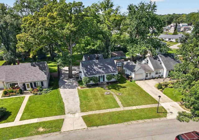 Photo 2 of Manufactured home for sale at 2127 Wawonaissa Trl, Fort Wayne, IN 46809 | MLS# 202634858 | Listing updated on 2026-09-17