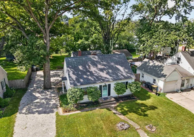 Photo 3 of Manufactured home for sale at 2127 Wawonaissa Trl, Fort Wayne, IN 46809 | MLS# 202634858 | Listing updated on 2026-09-17