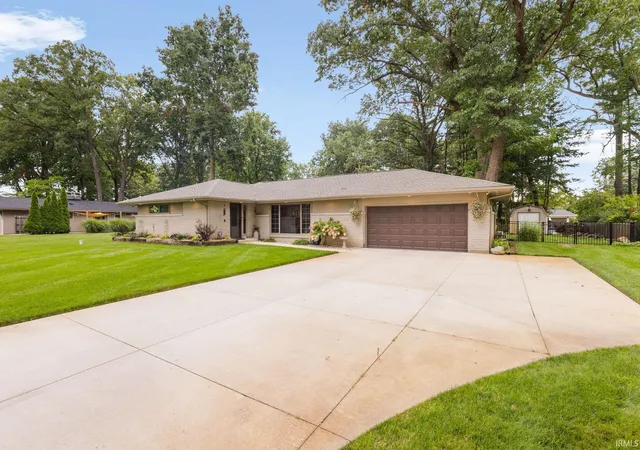 Photo 1 of Sale Pending at 55844 Oak Ln, Elkhart, IN 46514 | MLS# 202634863 | Listing updated on 2026-09-06