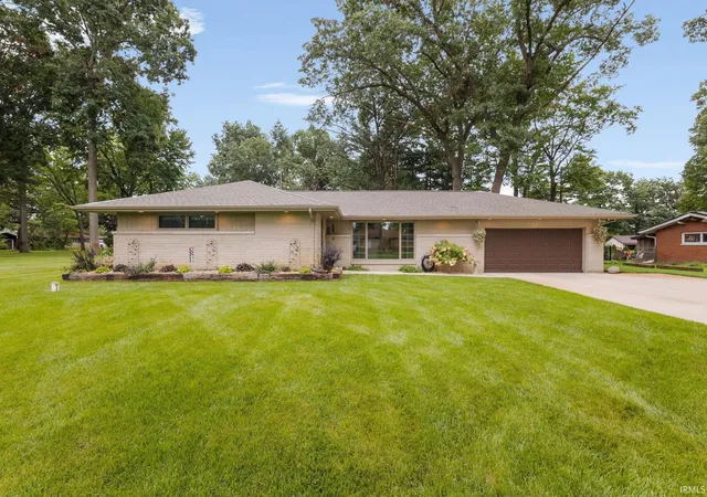 Photo 2 of Sale Pending at 55844 Oak Ln, Elkhart, IN 46514 | MLS# 202634863 | Listing updated on 2026-09-06