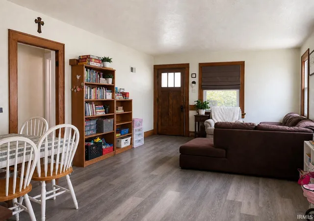 Photo 2 of Sale Pending at 805 Pasadena Dr, Fort Wayne, IN 46807 | MLS# 202634870 | Listing updated on 2026-08-27