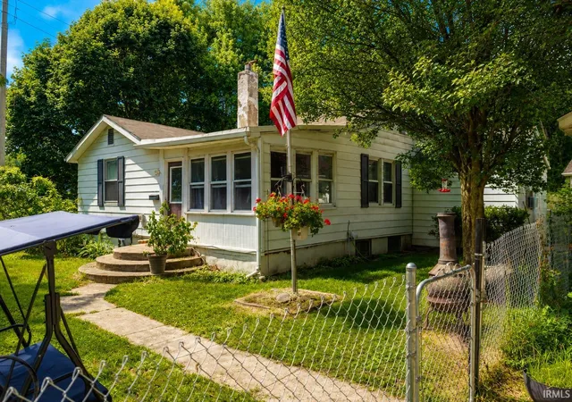 Photo 3 of Manufactured home for sale at 1501 Panama St, Mishawaka, IN 46544 | MLS# 202634872 | Listing updated on 2026-09-08