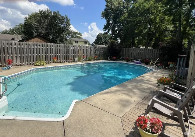 Photo 3 of Sale Pending at 30889 Ridgeview Dr, Elkhart, IN 46517 | MLS# 202634875 | Listing updated on 2026-09-08