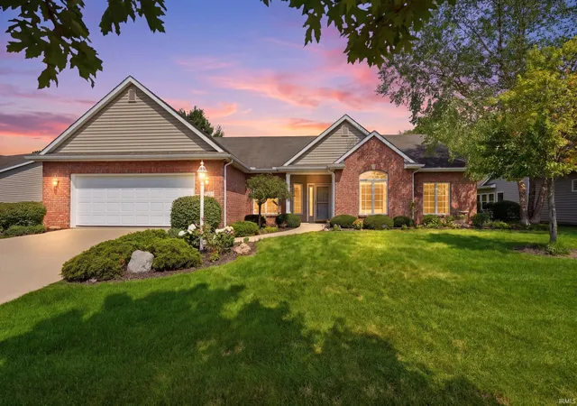 Condo for sale at 4111 Foxknoll Cvs, Fort Wayne, IN 46835-3473 | MLS# 202634881