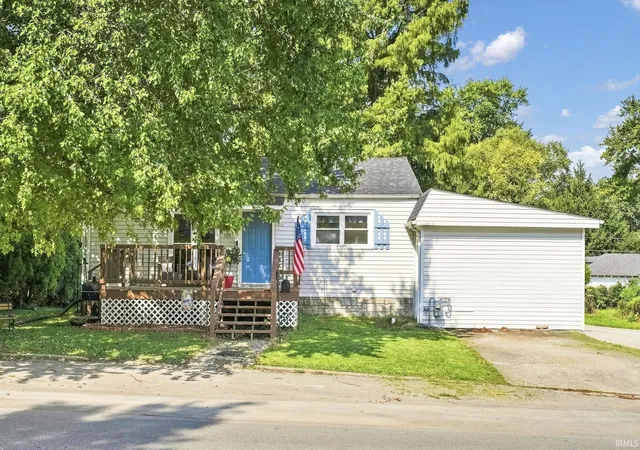 Photo 2 of Manufactured home for sale at 601 S 9th Street Comn, Mitchell, IN 47446 | MLS# 202634894 | Listing updated on 2026-09-05