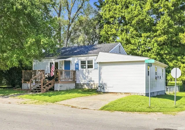 Photo 3 of Manufactured home for sale at 601 S 9th Street Comn, Mitchell, IN 47446 | MLS# 202634894 | Listing updated on 2026-09-05