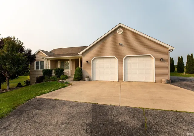 Manufactured home for sale at 16191 County Road 56, Syracuse, IN 46567-9281 | MLS# 202634896