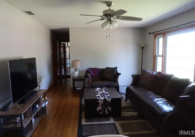 Photo 3 of Manufactured home for sale at 620 E Lincoln St, Mount Vernon, IN 47620 | MLS# 202634901 | Listing updated on 2026-09-22