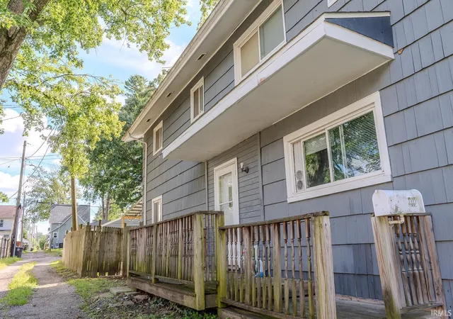 Photo 2 of Sale Pending at 1117 W Wildwood Ave, Fort Wayne, IN 46807 | MLS# 202634904 | Listing updated on 2026-09-02