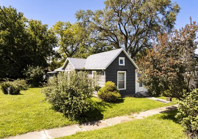 Photo 1 of Sale Pending at 1613 S Gharkey St, Muncie, IN 47302 | MLS# 202634907 | Listing updated on 2026-08-29