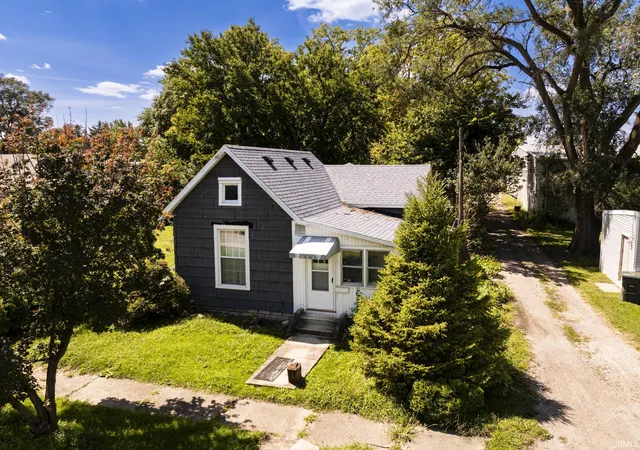 Photo 2 of Sale Pending at 1613 S Gharkey St, Muncie, IN 47302 | MLS# 202634907 | Listing updated on 2026-08-29