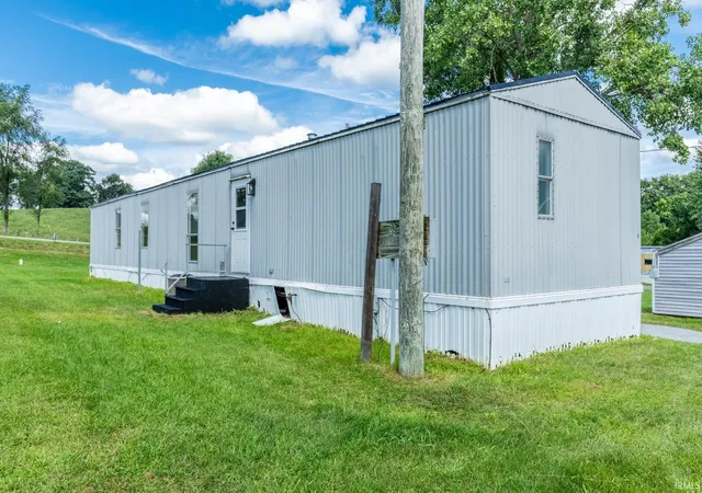 Photo 3 of Manufactured home for sale at 40 Ln 101A Big Turkey Lake, Lagrange, IN 46761 | MLS# 202634912 | Listing updated on 2026-10-05