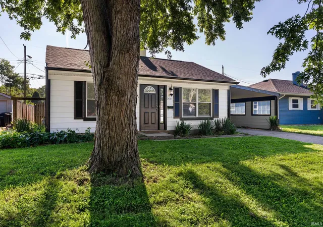 Photo 3 of Manufactured home for sale at 2421 Edgelea Dr, Lafayette, IN 47909 | MLS# 202634925 | Listing updated on 2026-09-20