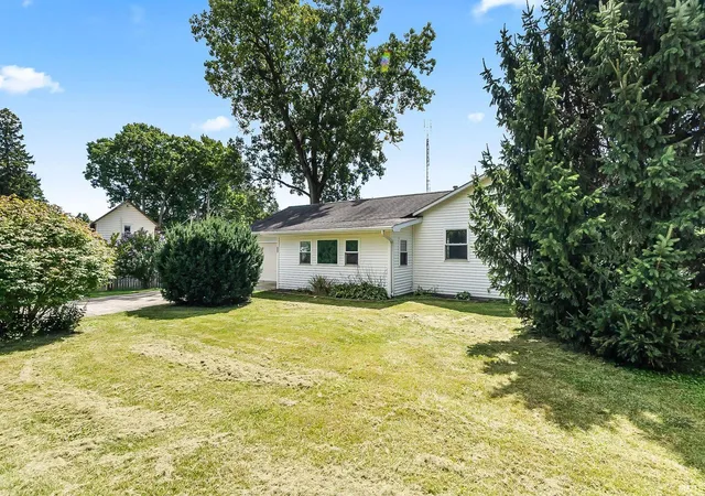 Photo 2 of Manufactured home for sale at 303 Orchard Hill Dr, Lagrange, IN 46761 | MLS# 202634947 | Listing updated on 2026-09-17