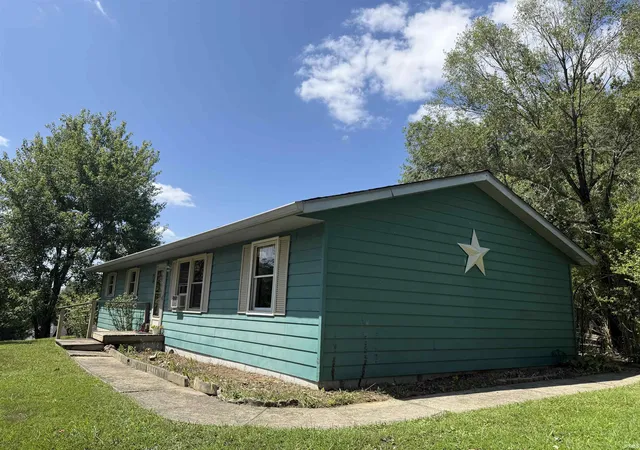 Photo 4 of Manufactured home for sale at 7548 W Rose Creek Dr, Bloomington, IN 47403 | MLS# 202634963 | Listing updated on 2026-09-10