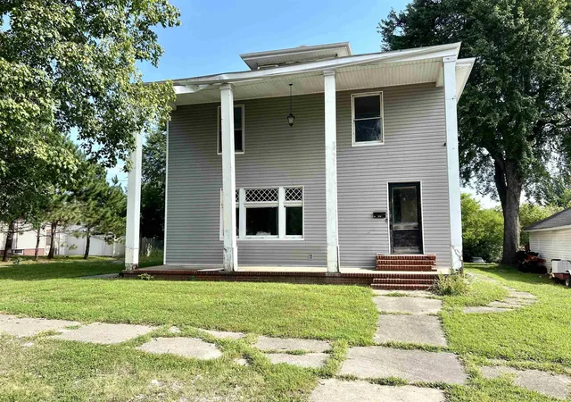 Manufactured home for sale at 410 E Harrison St, Oakland City, IN 47660 | MLS# 202634966