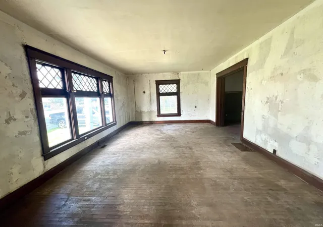 Photo 2 of Manufactured home for sale at 410 E Harrison St, Oakland City, IN 47660 | MLS# 202634966 | Listing updated on 2026-08-27
