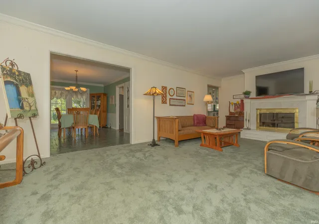 Photo 5 of Sale Pending at 506 S Saint James Blvd, Evansville, IN 47714 | MLS# 202634967 | Listing updated on 2026-08-29