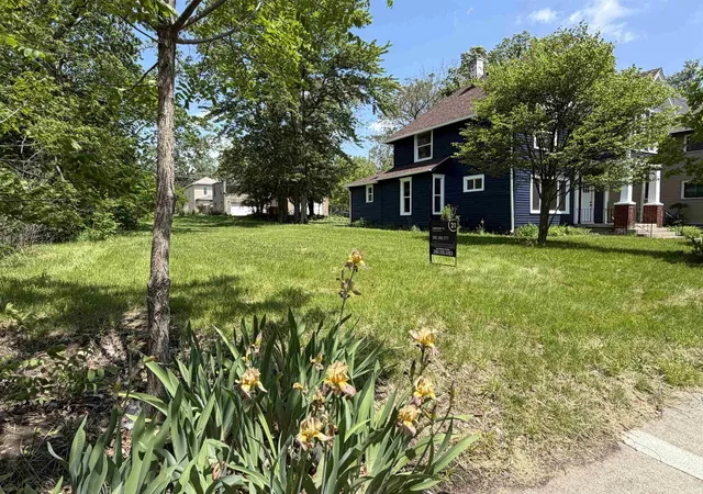 Photo 1 of Land for sale at 318 W Creighton Ave, Fort Wayne, IN 46807 | MLS# 202634972 | Listing updated on 2026-08-26