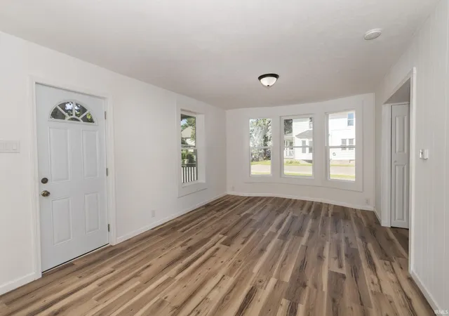 Photo 4 of Sale Pending at 201 E Bowman St, South Bend, IN 46613 | MLS# 202634975 | Listing updated on 2026-09-08