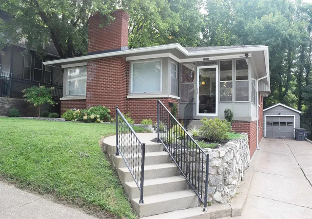 Photo 4 of Sale Pending at 2816 Hillcrest Ter, Evansville, IN 47712 | MLS# 202634978 | Listing updated on 2026-08-31