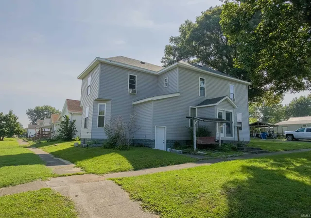 Manufactured home for sale at 331 Poplar St, Mount Carmel, IL 62863 | MLS# 202634983