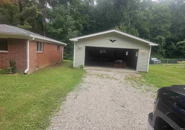 Photo 3 of Sale Pending at 3360 Braysville Rd, Spencer, IN 47460 | MLS# 202634987 | Listing updated on 2026-09-01
