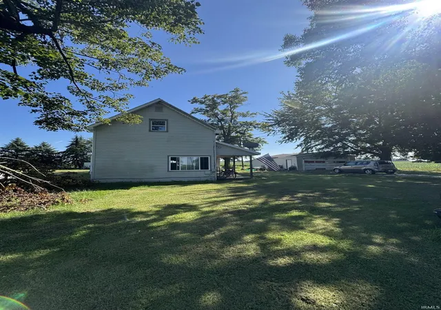 Manufactured home for sale at 8065 S 320 W, Jonesboro, IN 46938 | MLS# 202634990