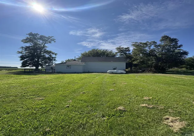 Photo 3 of Sale Pending at 8065 S 320 W, Jonesboro, IN 46938 | MLS# 202634990 | Listing updated on 2026-10-10