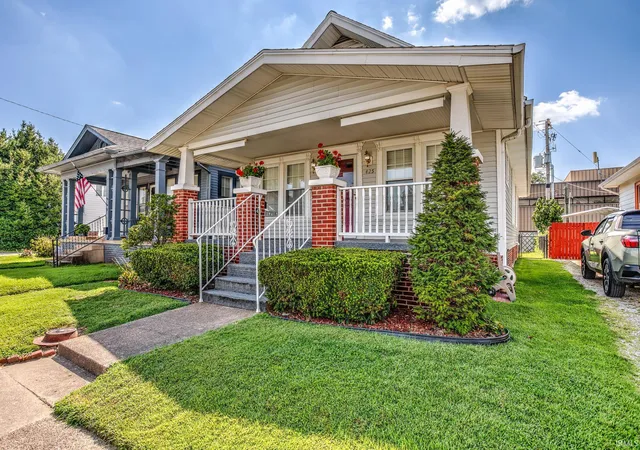 Photo 2 of Sale Pending at 425 Lewis Ave, Evansville, IN 47714 | MLS# 202634994 | Listing updated on 2026-09-05