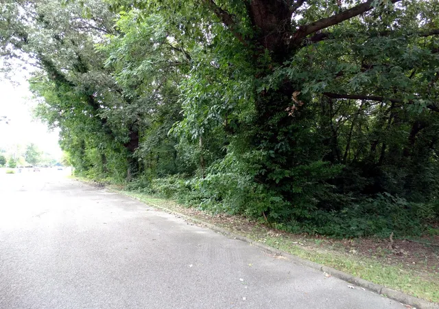 Photo 2 of Land for sale at 3901 3907 3913 Frisse Ave, Evansville, IN 47714 | MLS# 202634995 | Listing updated on 2026-08-26