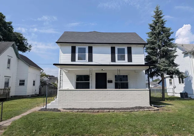 Photo 2 of Manufactured home for sale at 211 Cleveland St, Mishawaka, IN 46544 | MLS# 202635004 | Listing updated on 2026-09-18