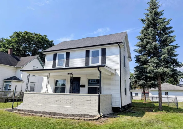 Photo 3 of Manufactured home for sale at 211 Cleveland St, Mishawaka, IN 46544 | MLS# 202635004 | Listing updated on 2026-09-18