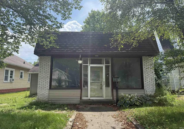 Photo 1 of Sale Pending at 734 E Ewing Ave, South Bend, IN 46613 | MLS# 202635012 | Listing updated on 2026-09-01