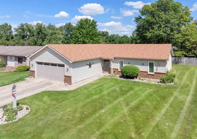 Photo 2 of Sale Pending at 8114 Whittier Ct, Fort Wayne, IN 46818 | MLS# 202635022 | Listing updated on 2026-08-27