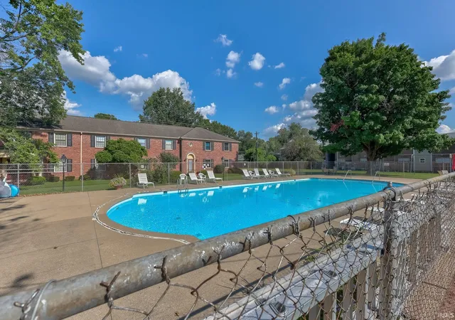 Photo 14 of Sale Pending at 5005 Hampton Ct, Evansville, IN 47715 | MLS# 202635023 | Listing updated on 2026-08-31