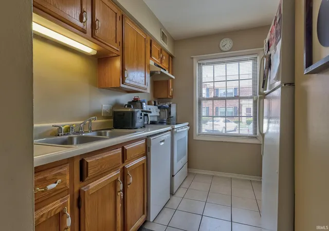 Photo 3 of Sale Pending at 101 Buckingham Dr, Evansville, IN 47715 | MLS# 202635028 | Listing updated on 2026-08-31