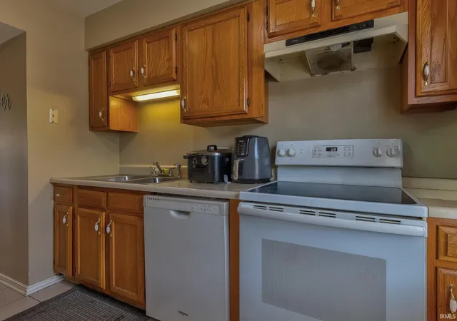 Photo 4 of Sale Pending at 101 Buckingham Dr, Evansville, IN 47715 | MLS# 202635028 | Listing updated on 2026-08-31