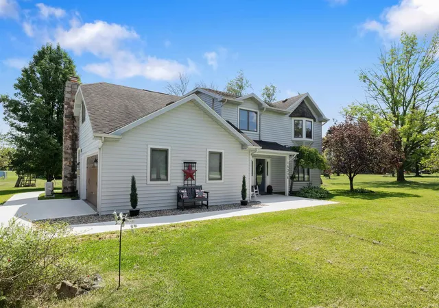 Photo 3 of Sale Pending at 15336 Windover Trl, Fort Wayne, IN 46845 | MLS# 202635073 | Listing updated on 2026-09-09