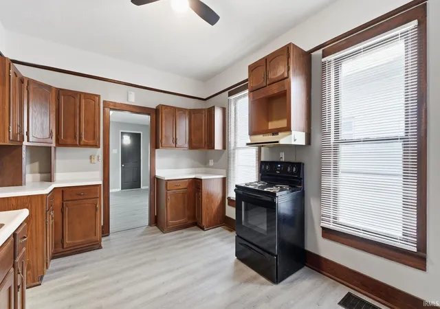 Photo 4 of Manufactured home for sale at 1719 Sinclair St, Fort Wayne, IN 46808 | MLS# 202635077 | Listing updated on 2026-09-08