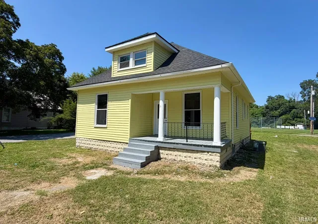 Manufactured home for sale at 631 W 8Th St, Mount Vernon, IN 47620 | MLS# 202635078